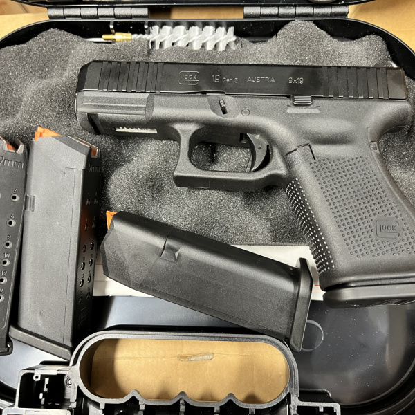 Pistol Glock 19 Gen5, cal. 9x19, Used